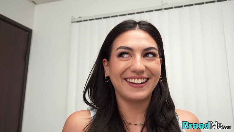 BreedMe: Megan Mistakes adora grandes gozadas e gozadas internas