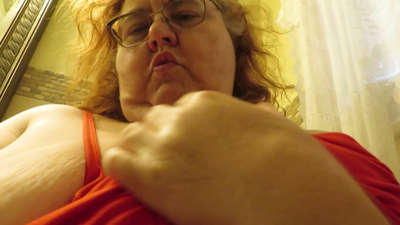 BBW nurse Vicki adventures with friends: Body tour nv in bathroom hairy pussy piss