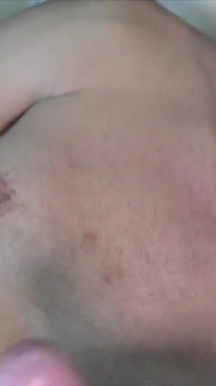 一个跨性别男性把她交给了一个直男