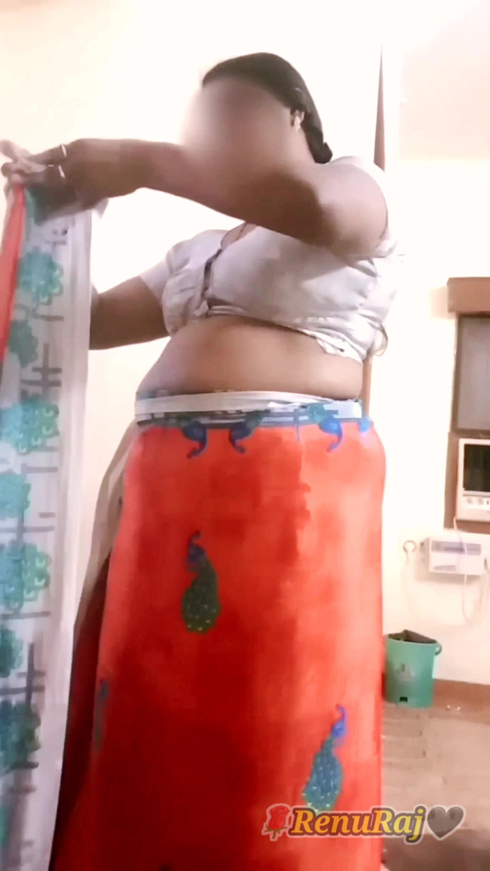 RenuRaj: 인도 타밀 비 와이프 Latha 누드 바디 쇼 거유 엉덩이 털이 무성한 보지 Saree 애타게