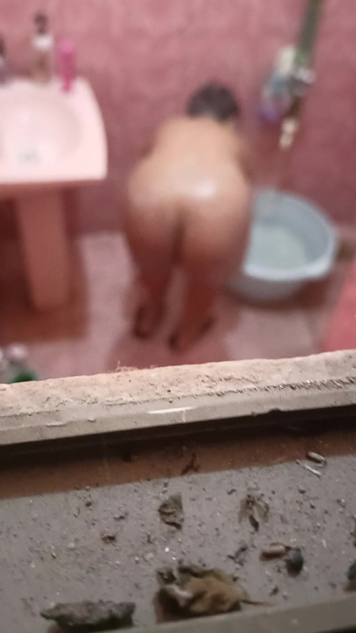 Faryal: Ho fatto un video di bhabhi che si fa un...
