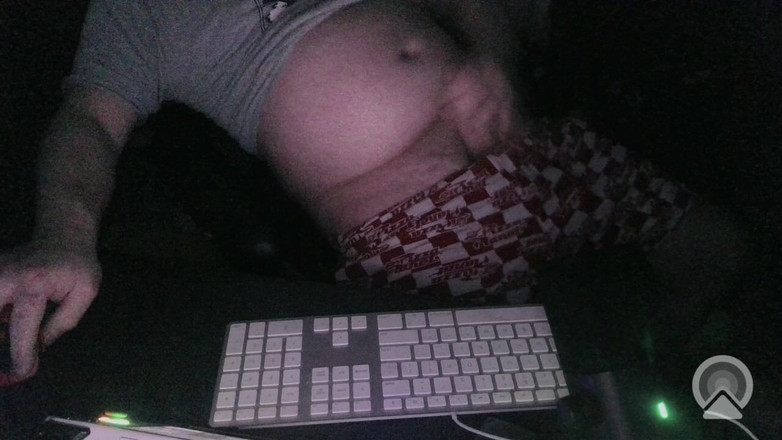 Respawn Daddy: Gece vakti mastürbasyon kamera açık ve gece vakti eyleme hazırken...