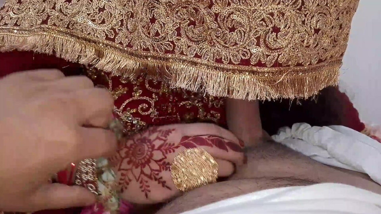 QueenbeautyQB: インドのスハグラットファーストナイトセックス