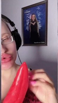 Asmr paprika pepper ăn - asmr, kính mắt, gianess, son môi, môi lớn, miệng, thực phẩm, tôn sùng khuôn mặt, móng tay dài
