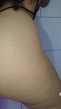 Big Ass Girl Wiggling and Sucking a Big Dick