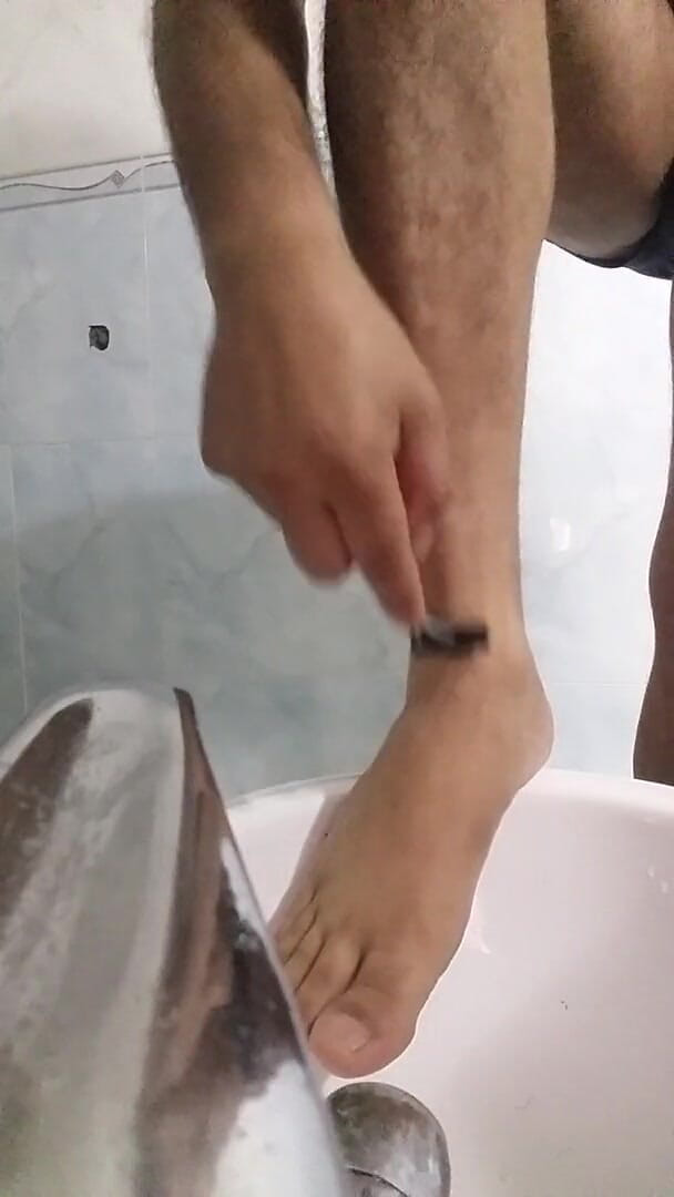 Boy top Amador: Do you have a fetish for a foot like that?!