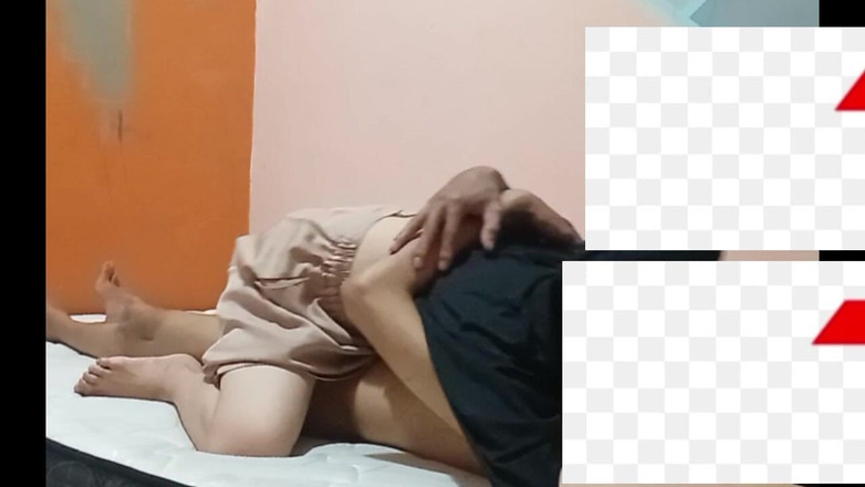 Famly sex: 下宿でヒジャブを着用している前者の割り当て