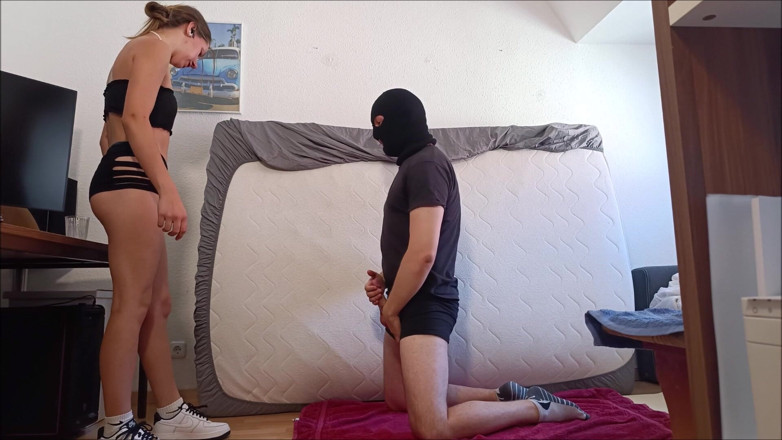 German ballsbusted: Bicie jaj, aż przyjdę