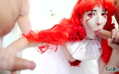 Il pagliaccio di halloween è buono solo per una cosa ingoia grandi carichi