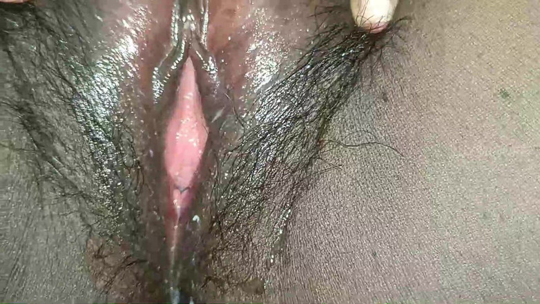 Luxmi Wife: 人妻从阴户流出高潮 - 8