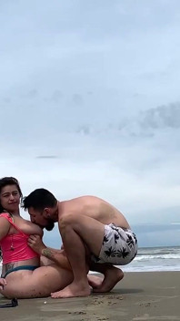 Sexe risqué sur la plage de Santa Catarina