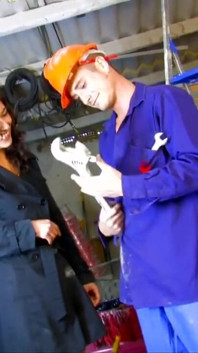 Seksi kızlar iyi yarak için göt deliklerini vermeye her zaman hazır -dvd-
