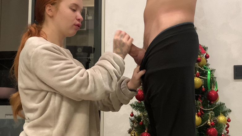 xKeryB: Đánh Thức Chị Kế Tóc Đỏ Với Con Cu Trong Miệng...