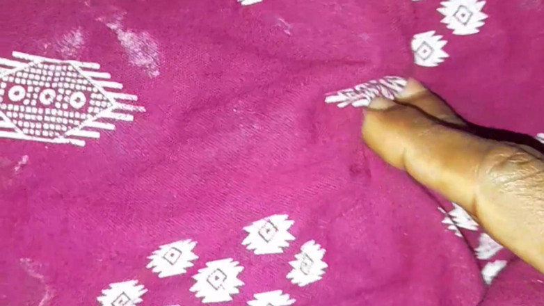 Nukes01: Indická vesnická Bhabhi Těsná kundička šuká souseda, velmi sexy pusseey prsa