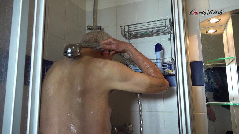 Lovely Male Fetish: Được gửi đến phòng tắm và cạo lông