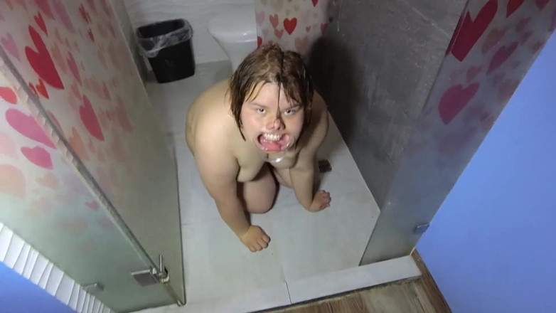 Sado Hentai: Jag pissar på hennes ansikte, jag spottar på hennes ansikte...