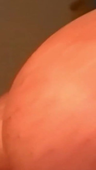 Tetona madura milf consigue su tetas jugadas y cubiertas