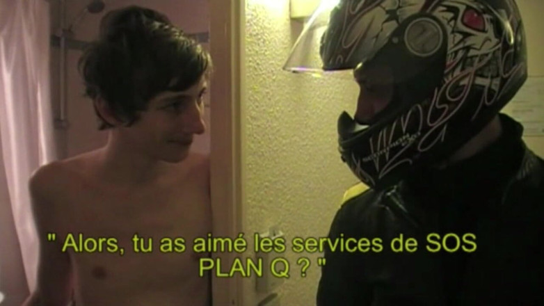 French Twinks Amator videos: Děvka twink použitá hetero motorkářem v koupelně