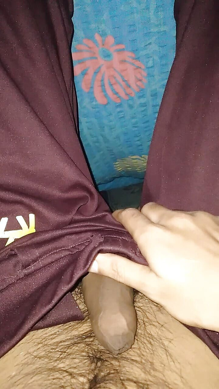 Hottypussy18: Penis peeing video