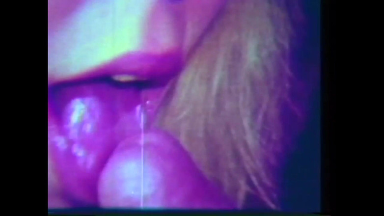 Vintage Megastore Full hd: 파티에서 그들은 서로를 빨고 있습니다