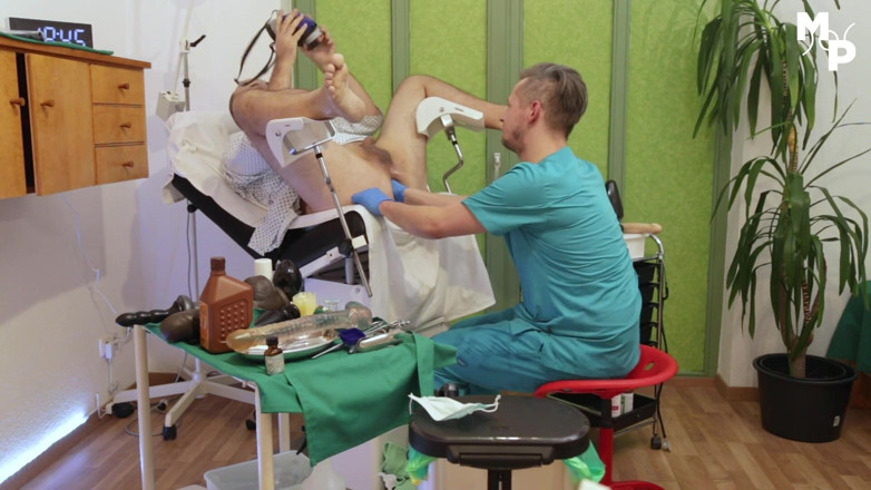 Marcus Pollack Gay: Kinky doctor stuffes ass with his hands and silicone toys