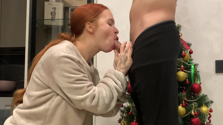 xKeryB: 그녀의 입에 자지로 빨간 머리 의붓 여동생을 깨웠습니다.