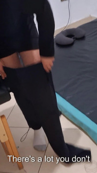 脱掉你的衣服，我要把我的舌头伸进你的菊花。