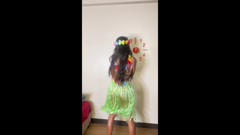 creamberryfairy: Dança havaiana de strip