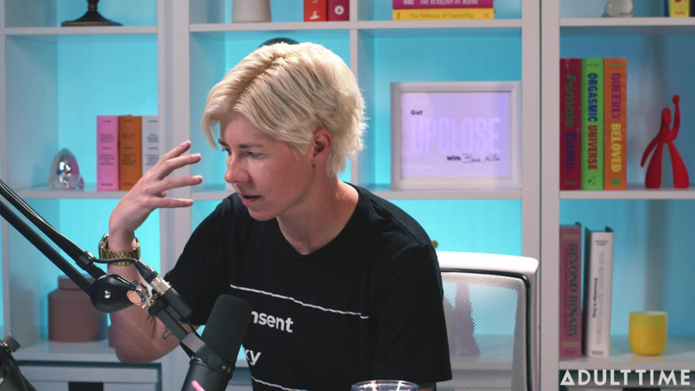 Adult Time Podcast: Lilly bell khoe hàng, sexting, &amp; trao quyền | Podcast thời gian...