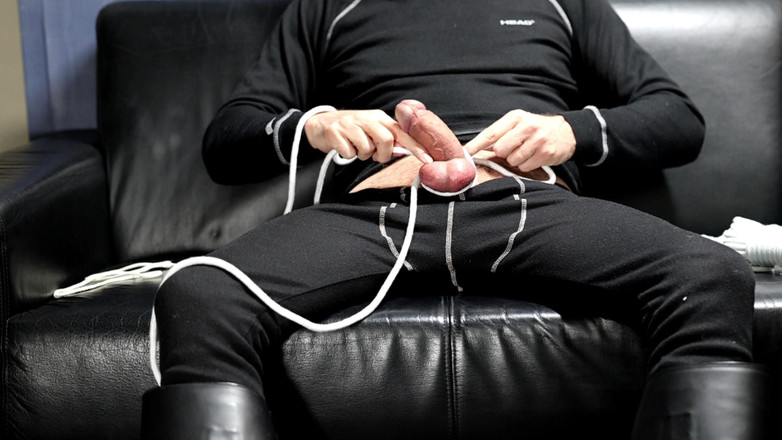 Boototternl: Ayah lagi asik muasin pantat bahenolnya pakai sepatu boot polisi