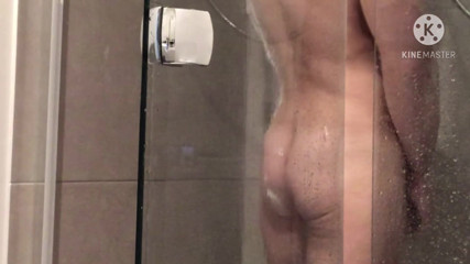 Threeoinks: 就像你想要和这个澳大利亚男人一起变得热和湿 - 淋浴表演。这个壮男上有很多次起诉！