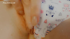 FoxyAleksa: Šukání malé kundičky pod kalhotkami