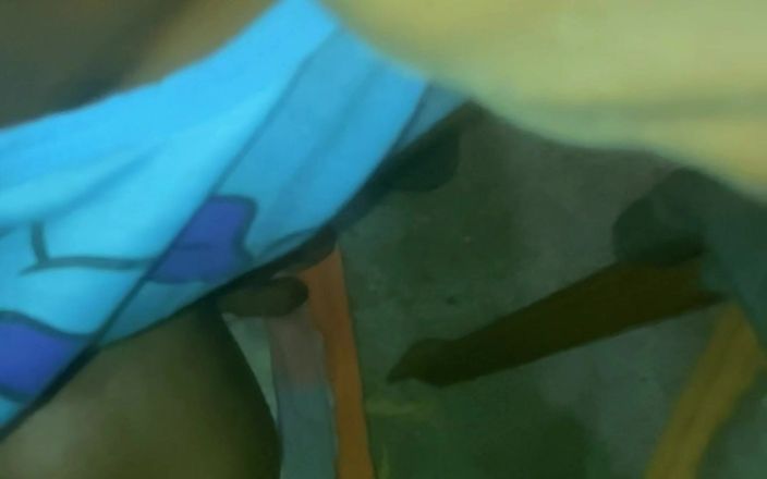Tiyana: La moglie troia scopa duro con il vecchio