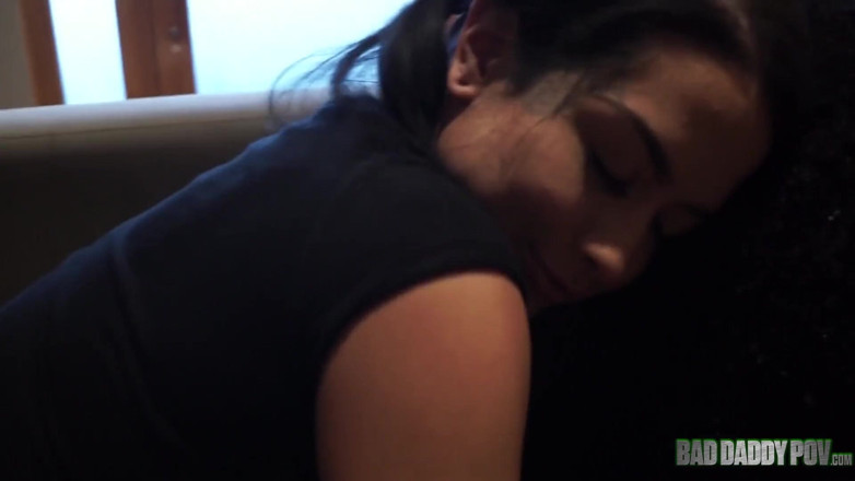 BadStepFamilyPov: Katrina Jade 1, mein stiefvater fickt gerne meine muschi, meinen mund...