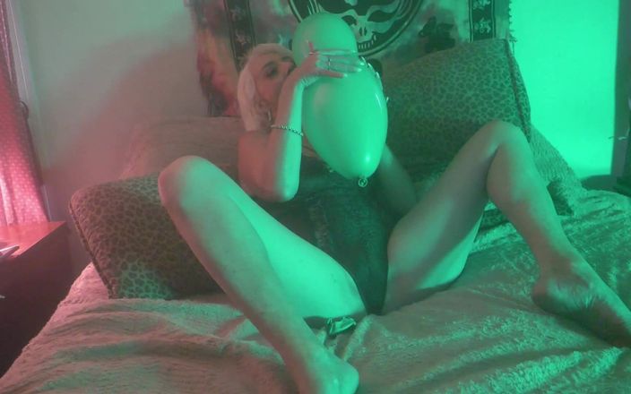 Voo Doo XXX: Encontro inflável alienígena