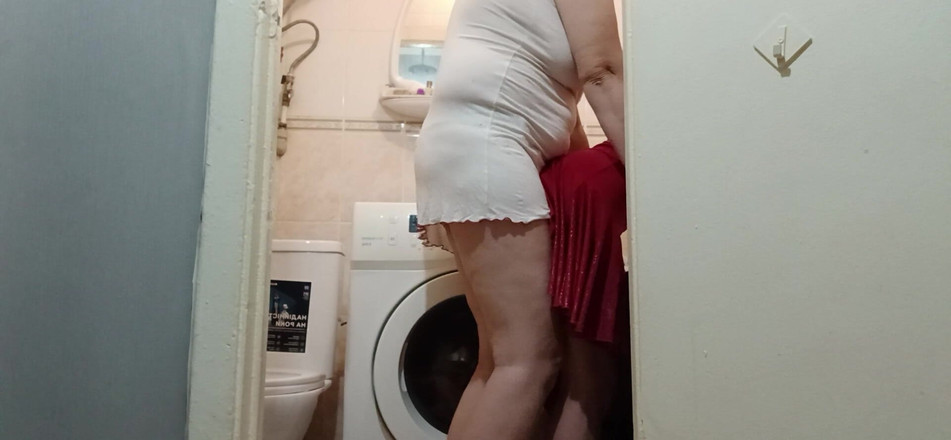 Lesbian-illusion: Waktu suamiku lagi kerja, aku ngentot tetanggaku pakai strap-on