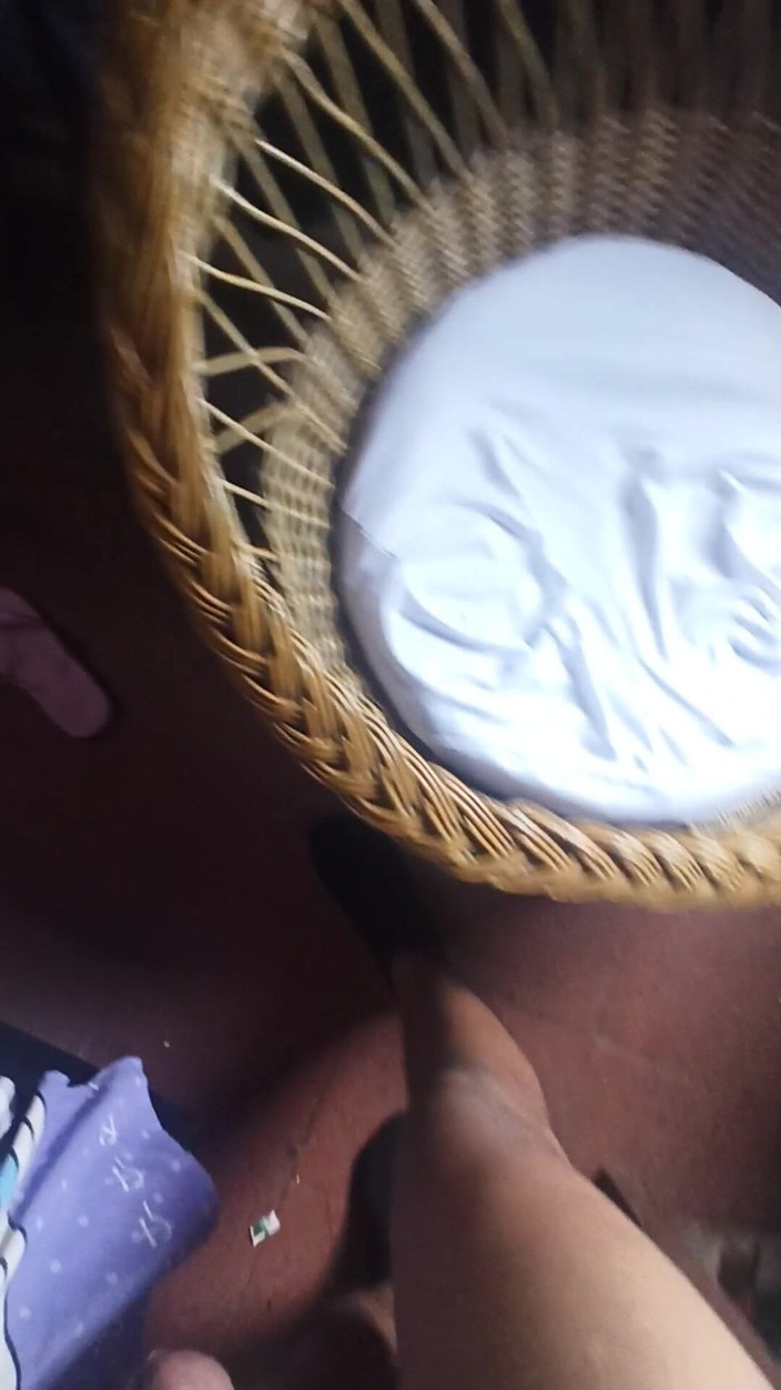 Eatrella j: Pantat empat gadis viral dari facebook