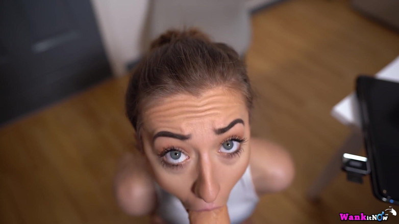 Wank it Now: Rose R - 자지를 빠는 걸 빨아