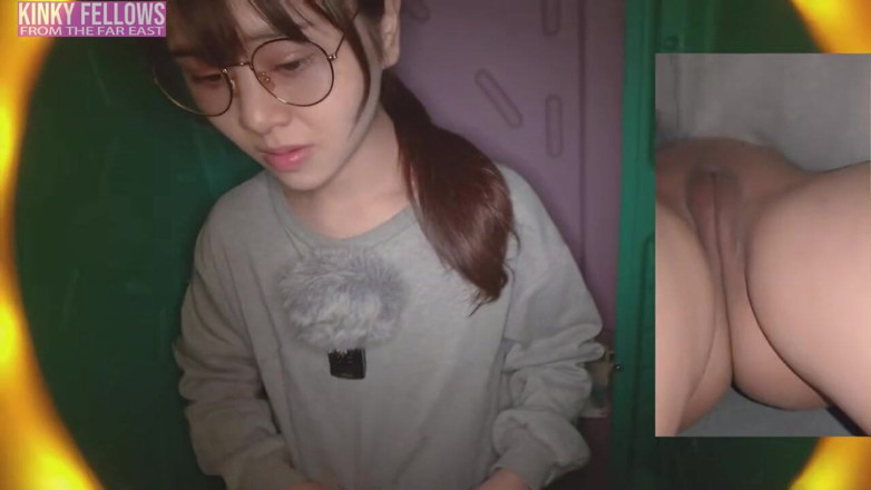 Asian happy ending: 연약한 상속녀의 열기는 자연스럽고 풍부한 아름다움으로서 위험한 임시 부스 안에서 따뜻한 입 안의 지지를 제공합니다.