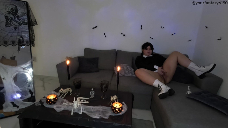 Your fantasy studio: Wednsday adalah hari yang nakal dan kentut saat dia bermain...