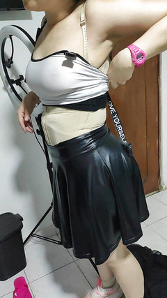 Crisanto999: 我的女朋友，Linda，18岁的女孩