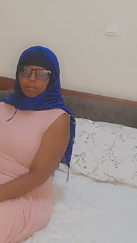 Muslim masturbuje kundičku