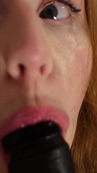 Blowjob pada dildo kote hitam besar saya