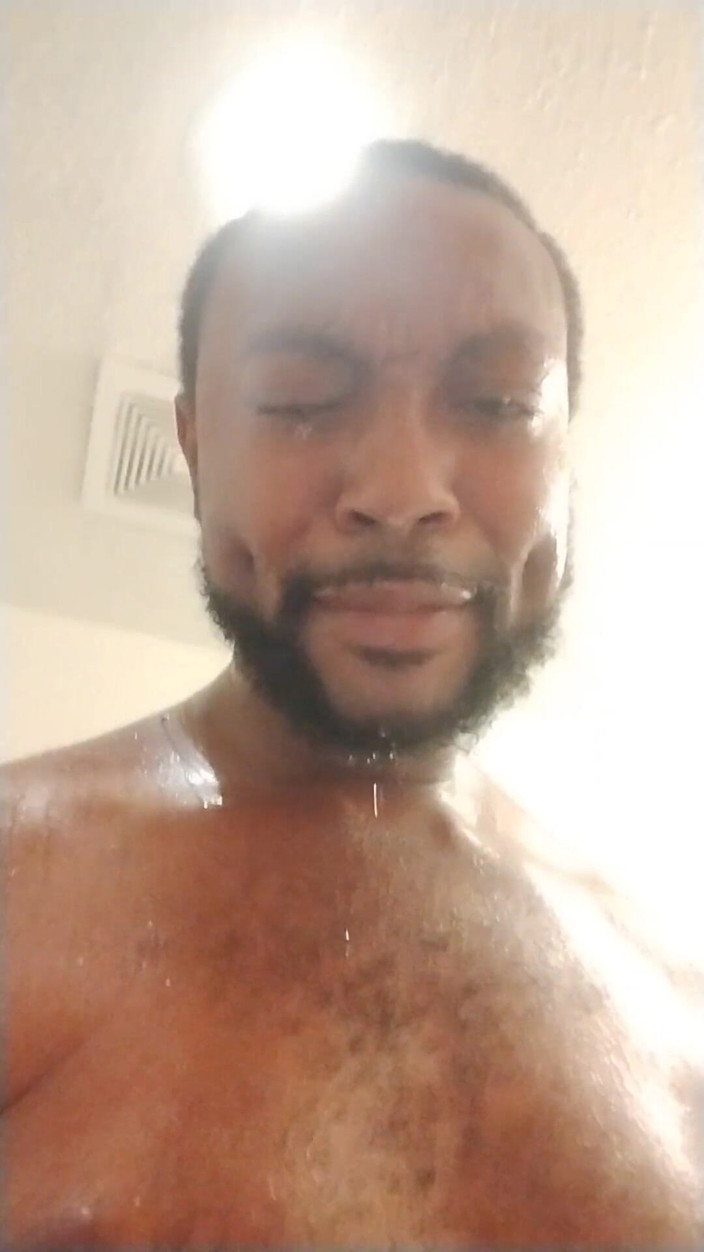 Pharoah Zeus: Verschwitztes, saftiges und heißes sexy sperma vor der dusche