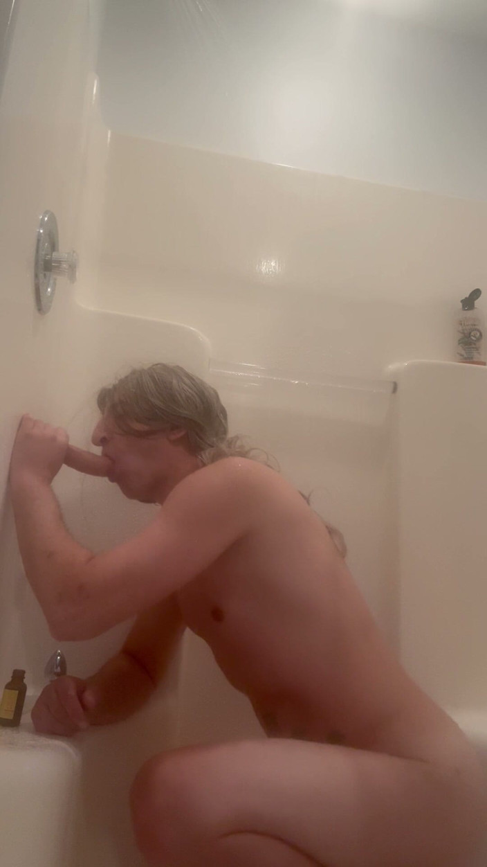 Kinky39: Shower Plug and Anal Toys