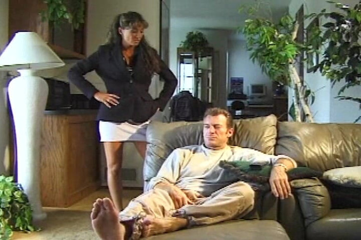 THAGSON RETRO: Blonde babe spreidt wijd vingerend druipend nat poesje