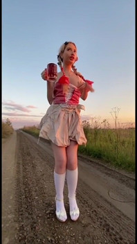 Si gadis remaja seksi elza kom dance oktoberfest
