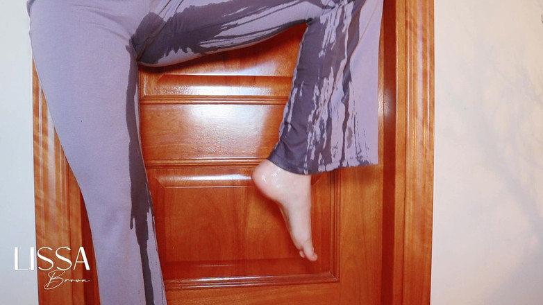 Lissa Brown: 요가 바지를 입고 실수로 오줌을 싸다