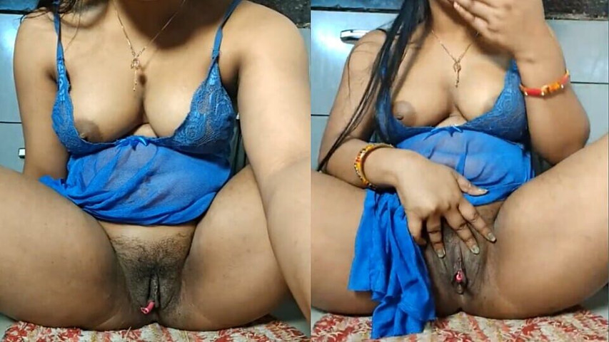 Desi Hot Bhabhi Self Masturbation Withd Dildo (Sexy dimple)