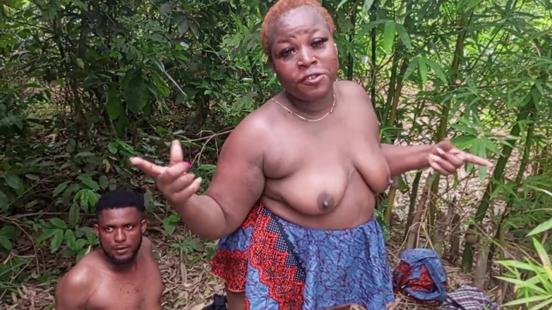 Titty_Ebony: Велика товстушка мама Патриція 9джа катається і трахає пизду в мережі великих братів у турі десь у Африка